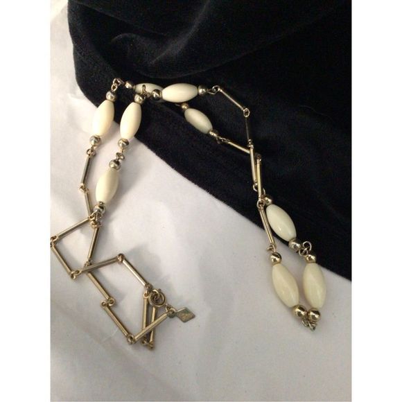 Vintage Sarah Coventry Necklace 27” Gold Cream Beaded Necklace 🍁🍂 - Picture 11 of 11